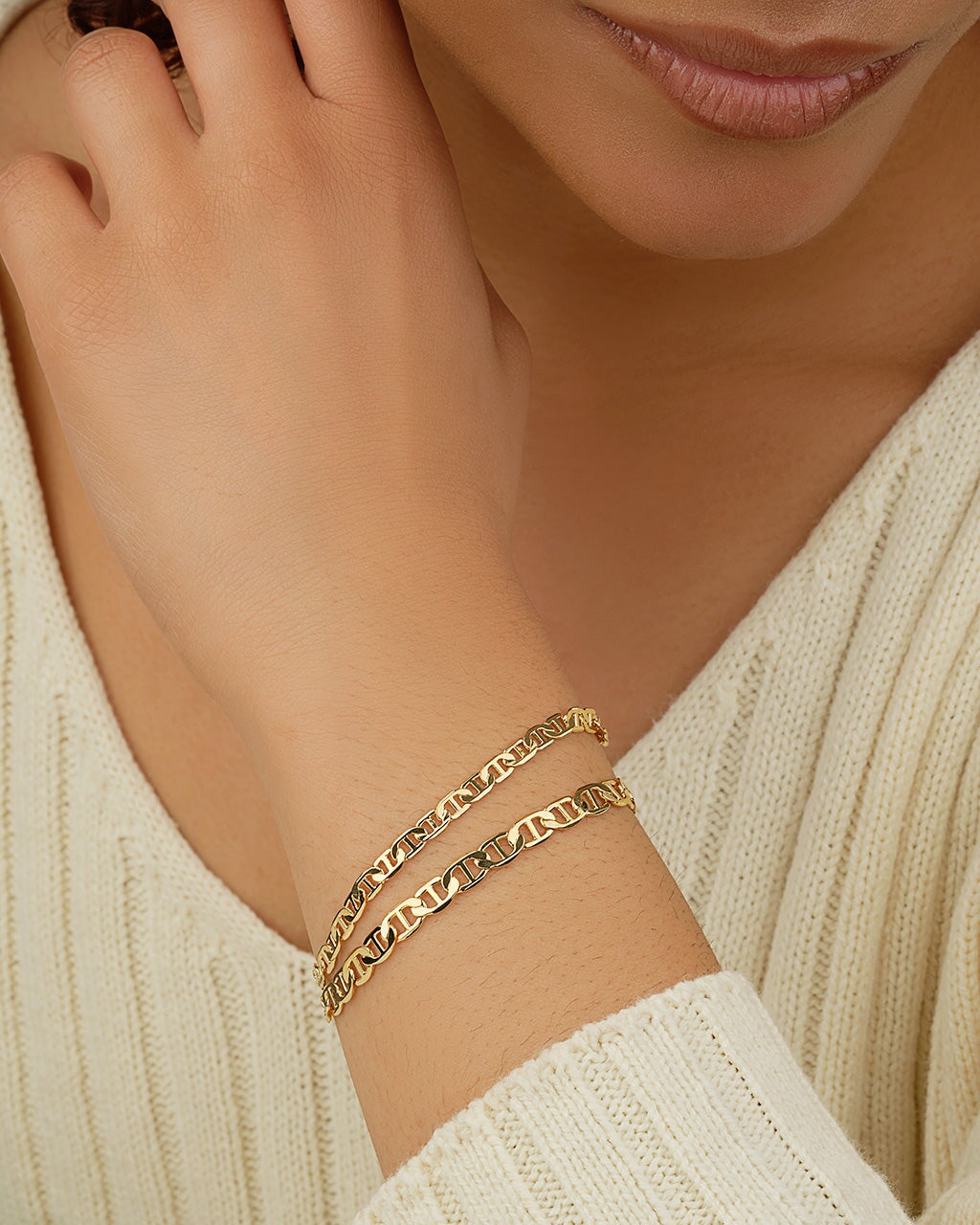 Gold anchor chain on sale bracelet